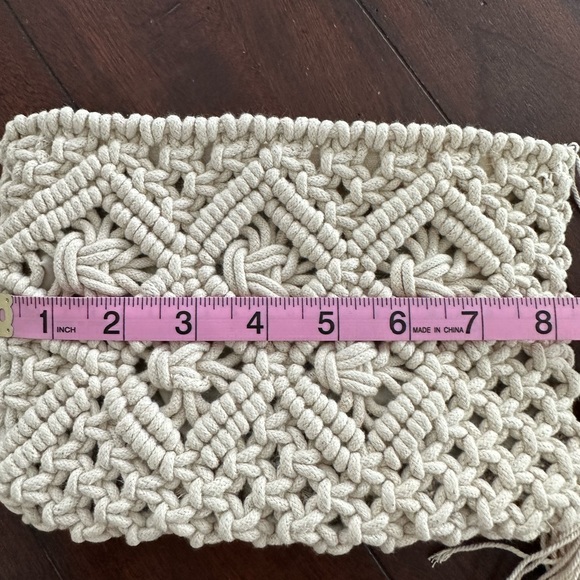 New Macrame zippered clutch with tassel - Picture 8 of 8